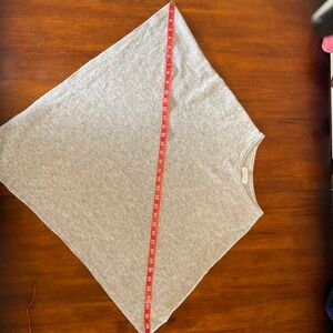 Lightweight sweater perfect for the upcoming spring season!